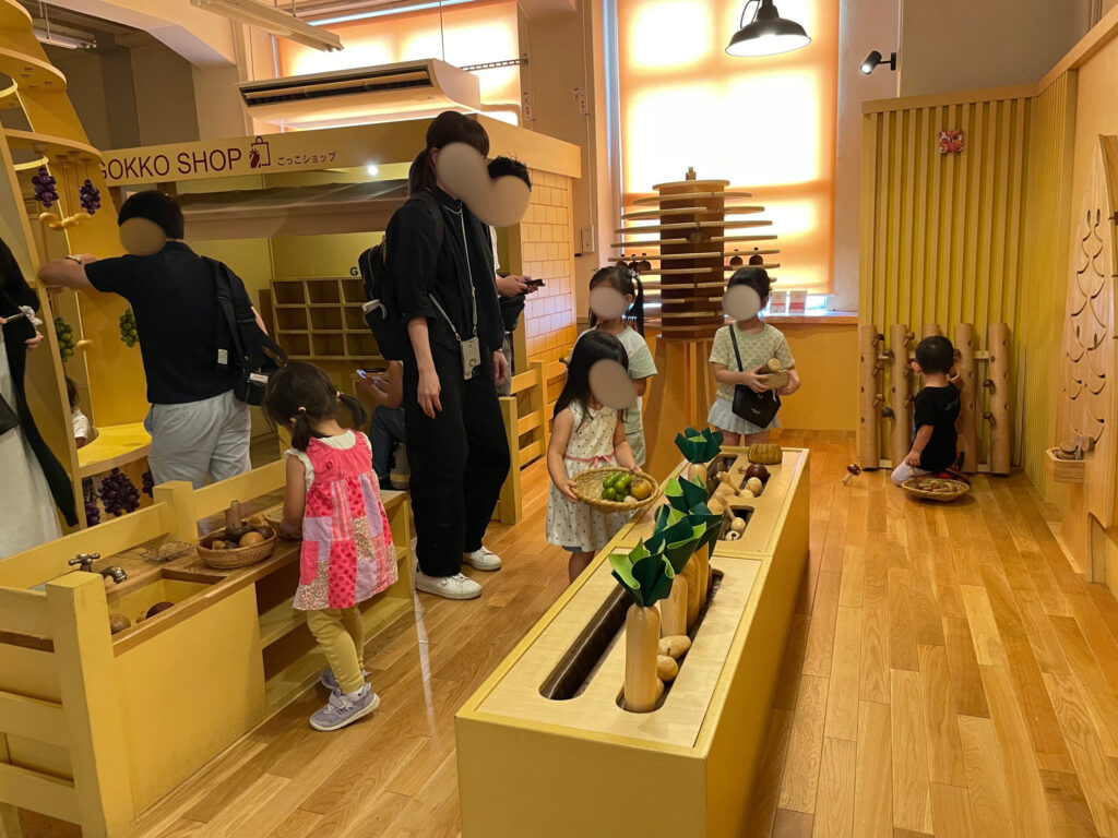 おもちゃのまちきいろ