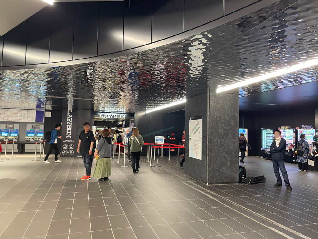 夢洲駅改札